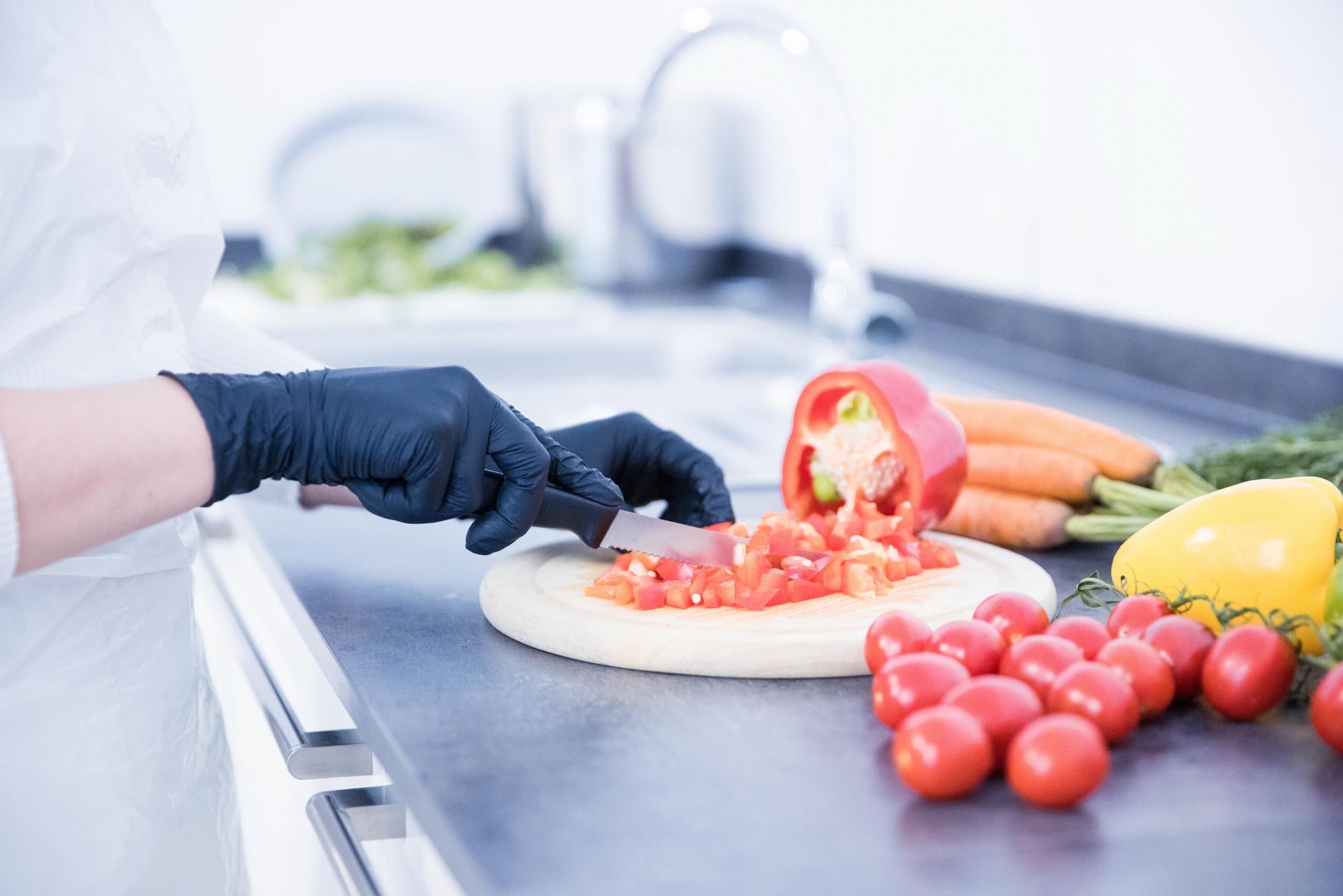 8320 Nitras black wave nitril-Einmalhandschuh Schwarz 100 Stück je Box Gr XS-XL horzefix